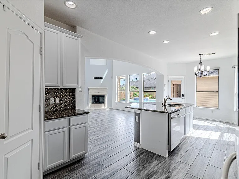 6219 Saint Rosalia Dr — Photo 24