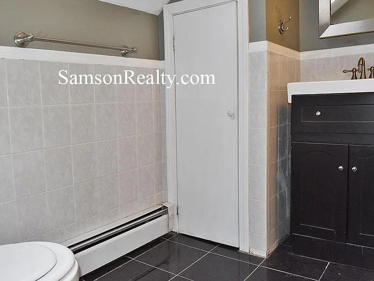 142 Elton St #3 — Photo 6