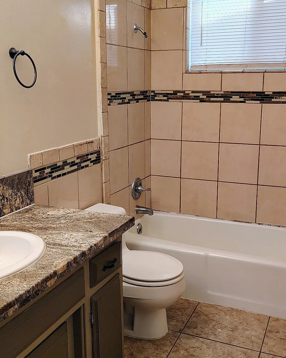 5004 Belcrest Ave — Photo 2