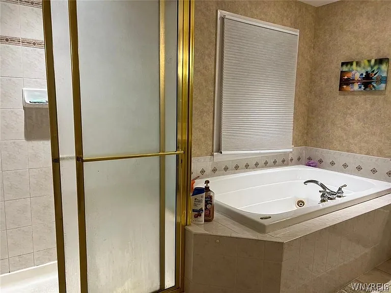 8350 Manchester Park Dr — Photo 18
