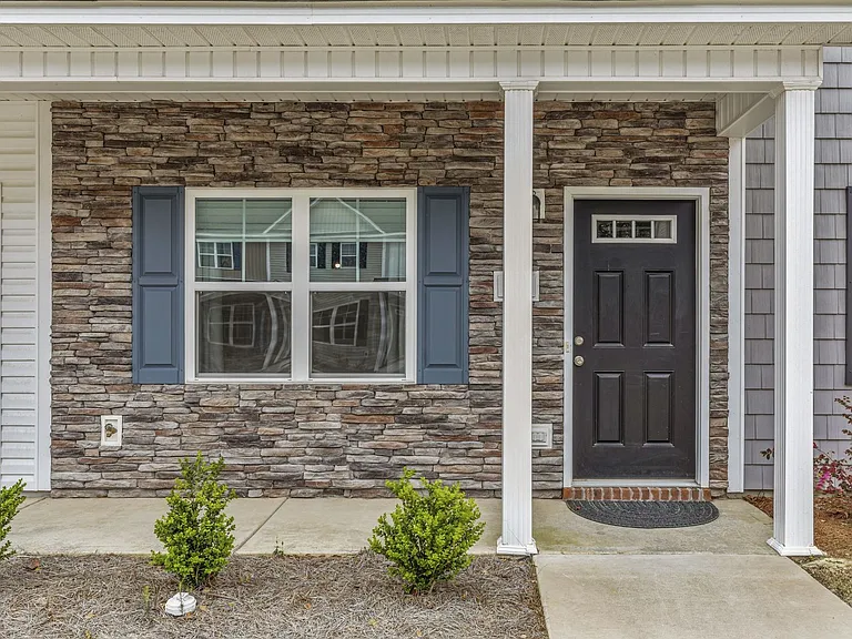 3 Jaydn Dr W — Photo 2