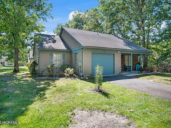 2nd image of 553 Petunia Lane N