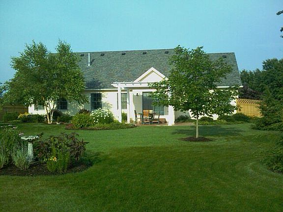 2nd image of 118 Cypress St