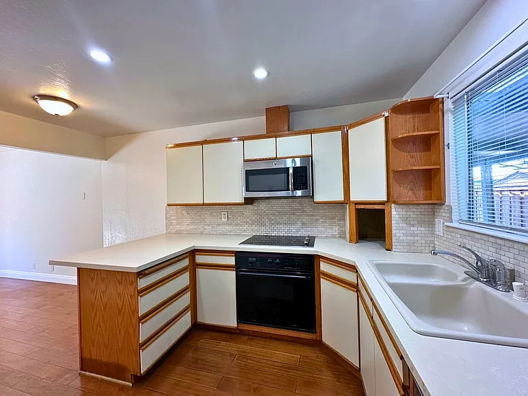 2047 Montecito Ave #13 — Photo 2