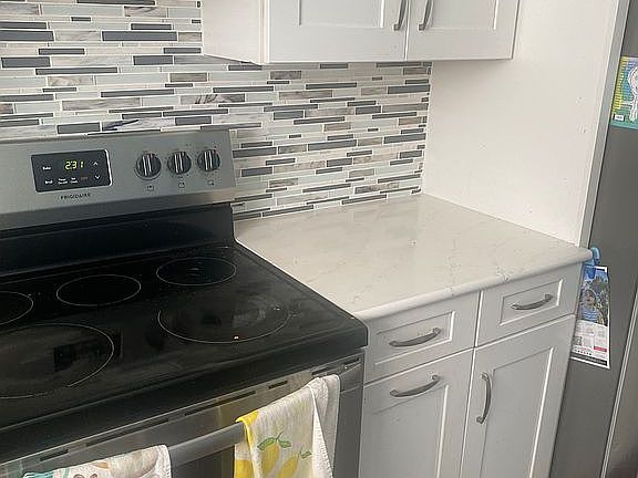 3rd image of 5921 Upham Dr