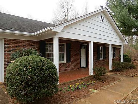2nd image of 3344 Quinlan Ln
