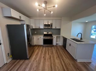 28915 Balmoral St, Garden City, MI 48135