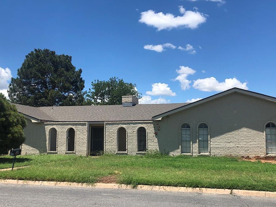 1st image of 2704 Sunset Dr