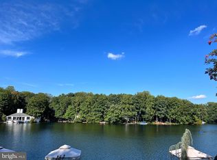 2017 Chadds Ford Dr, Reston, VA 20191