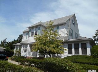 4032 166th St, Flushing, NY 11358