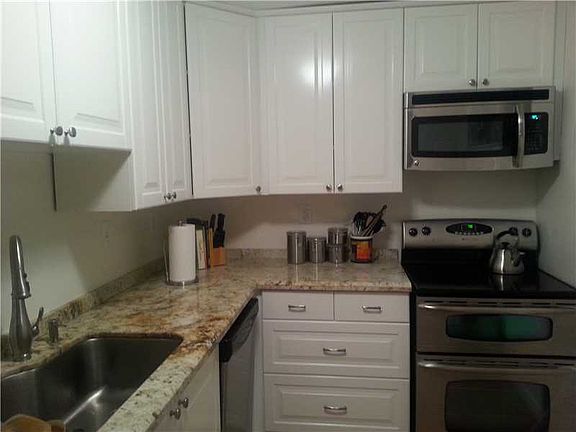 3rd image of 9301 SW 92nd Ave APT 308-B