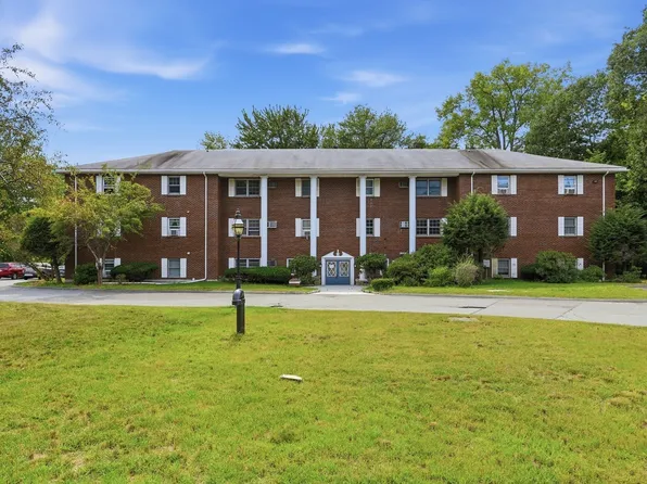 48 Great Rd APT 18, Acton, MA 01720
