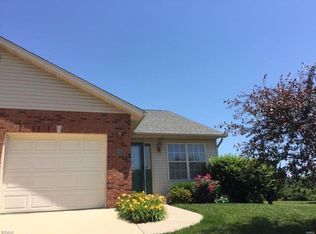 10905 Kentfield Dr, Lebanon, IL 62254