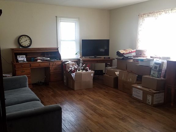 2nd image of 602 W Hamilton St