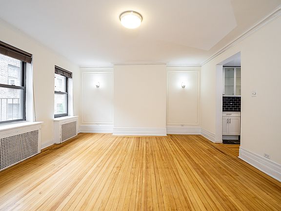4th image of 148 W 72nd St APT 5