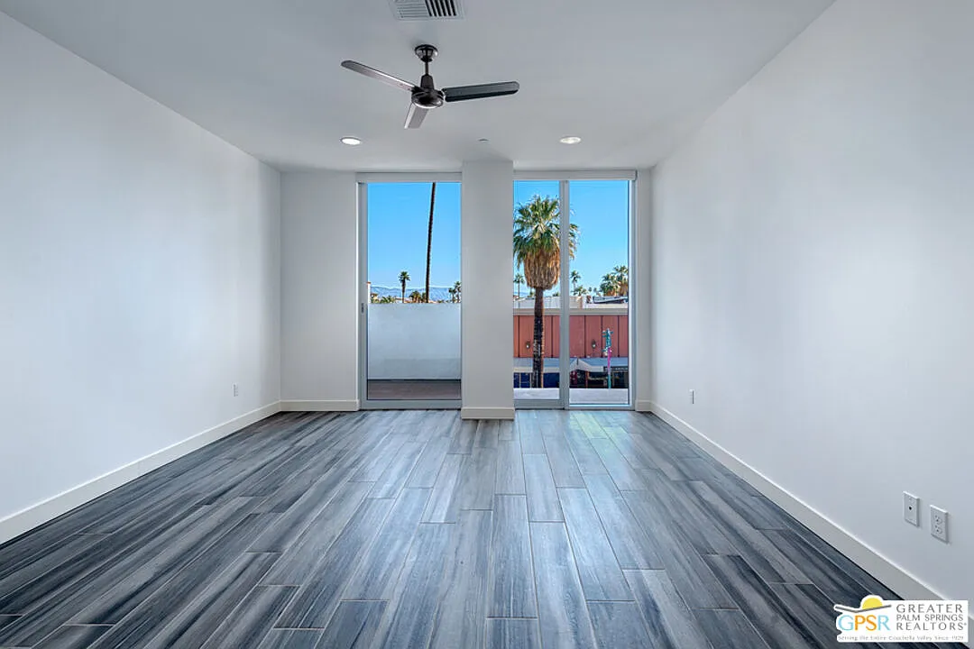 1 bed, 1004 sqft, $3,010 — Photo 4