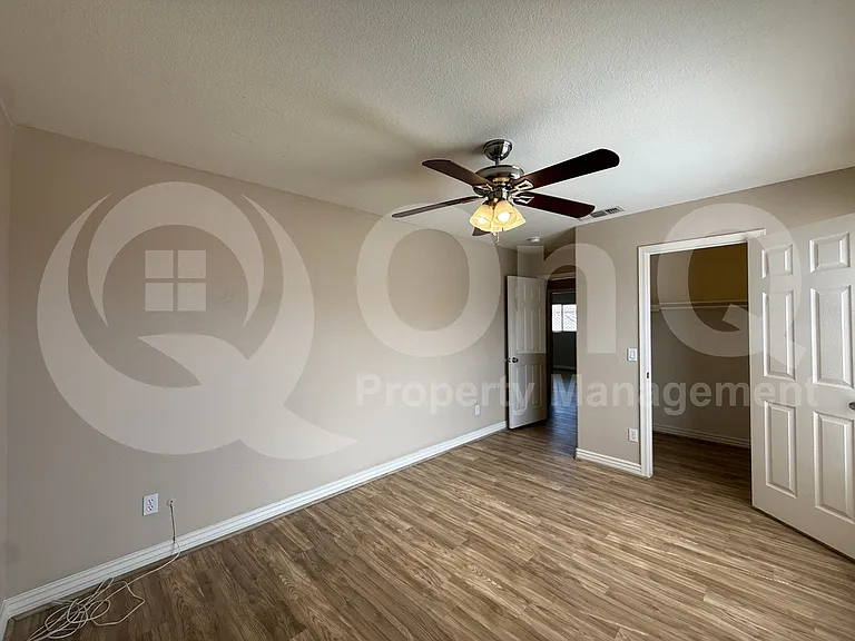 422 W Redwood Dr — Photo 12