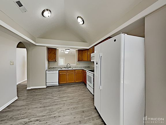 4th image of 11818 Holz Dr