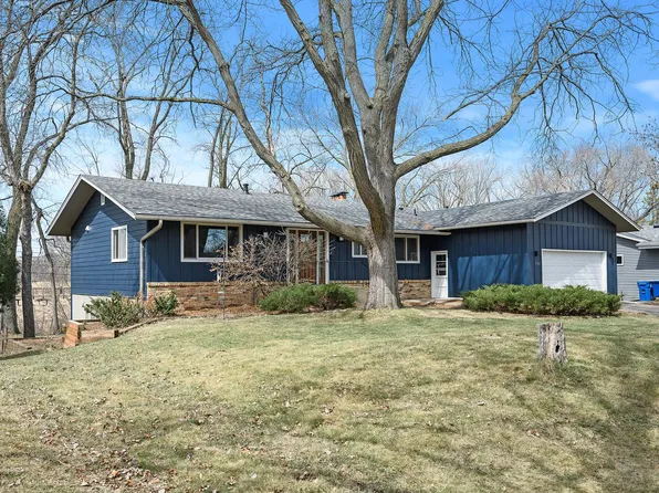 5912 Walnut Dr, Edina, MN 55436