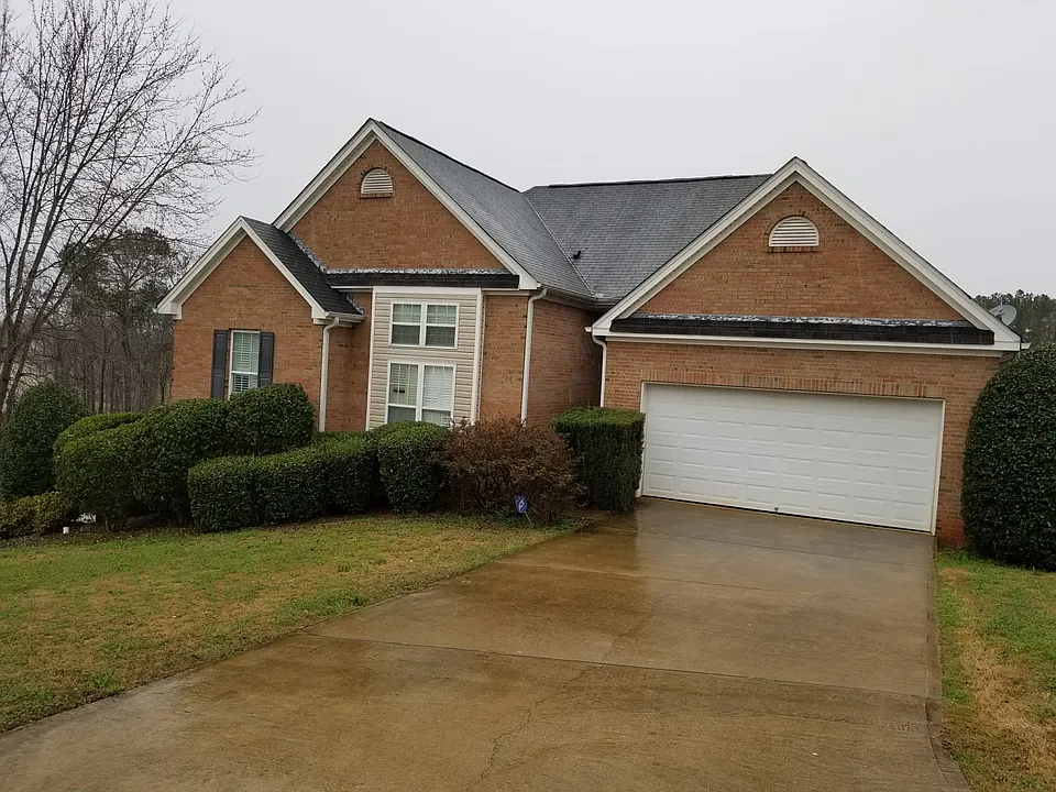 2637 Neighborhood Walk