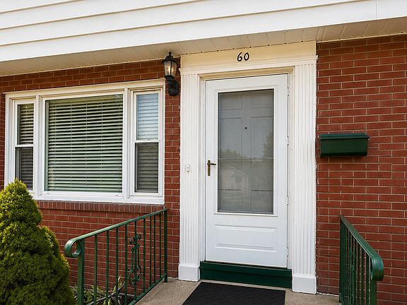 3rd image of 60 Prestwick Dr #60
