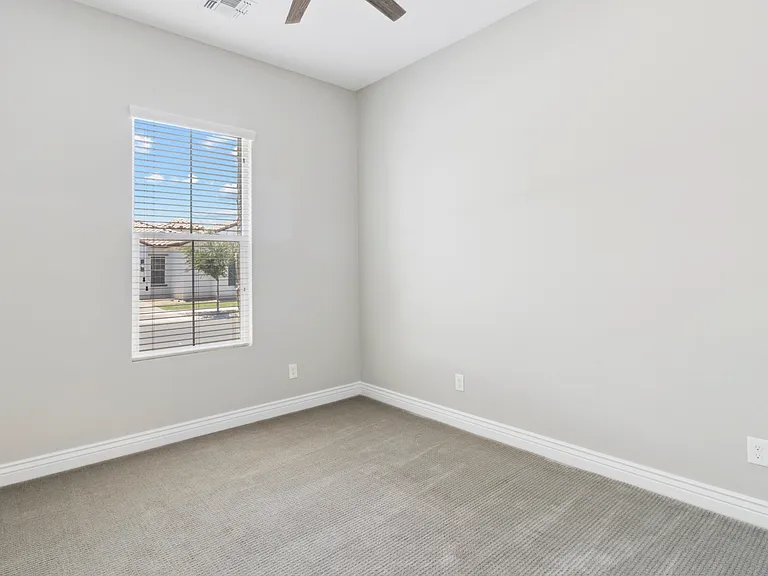1432 E Cullumber St — Photo 15