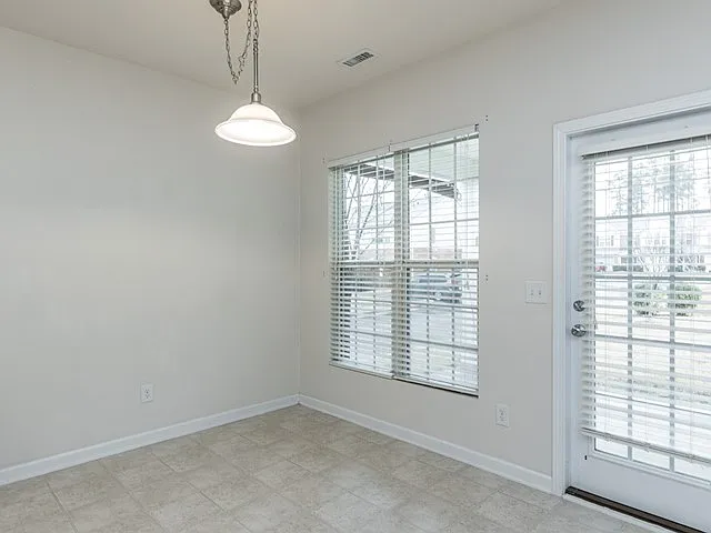 416 Charleville Ct — Photo 16