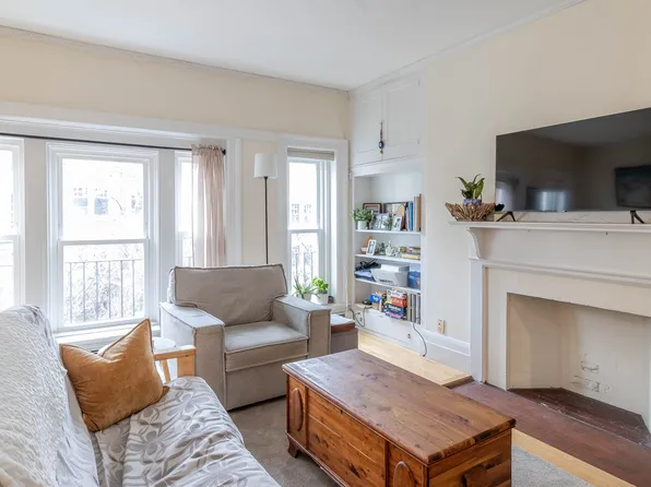 39 Garrison Rd APT 2, Brookline, MA 02445