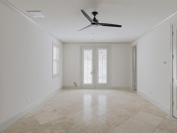 3rd image of 4725 Oakshire Drive #A