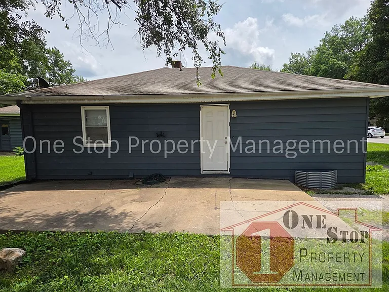 509 SE Browning Ave — Photo 17