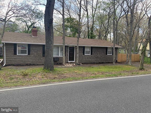 3rd image of 1401 E Lakeshore Dr