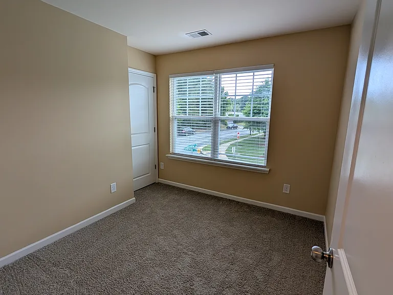 5013 Spring Arbor Ln — Photo 8