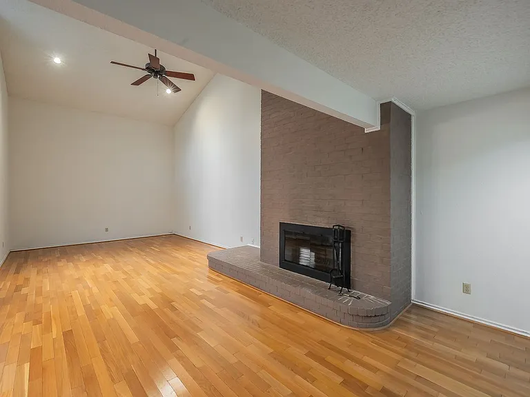3704 Hulen Park Dr — Photo 5
