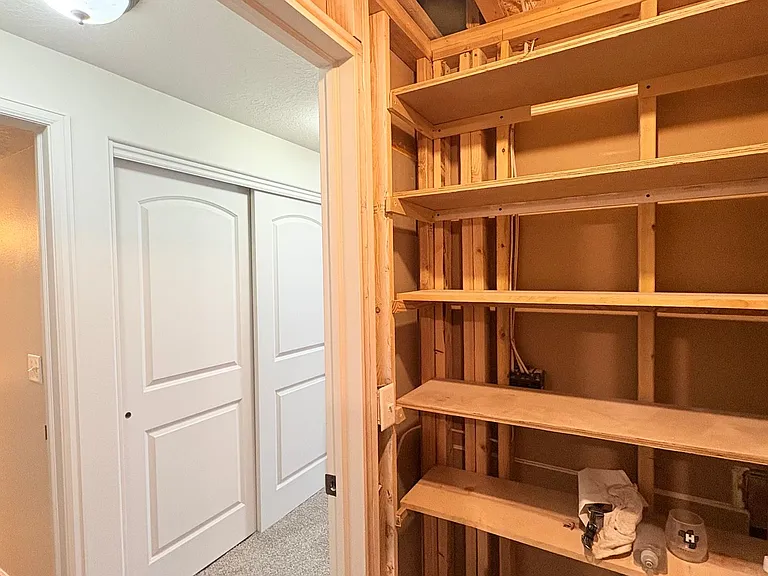 173 E Fiddlers Canyon Rd #1 — Photo 24