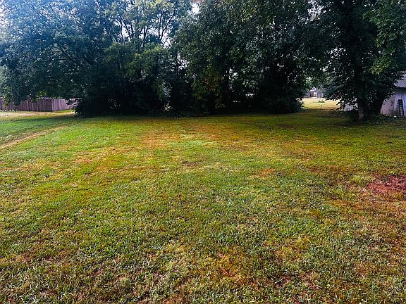2nd image of 201 S Wooldridge Rd