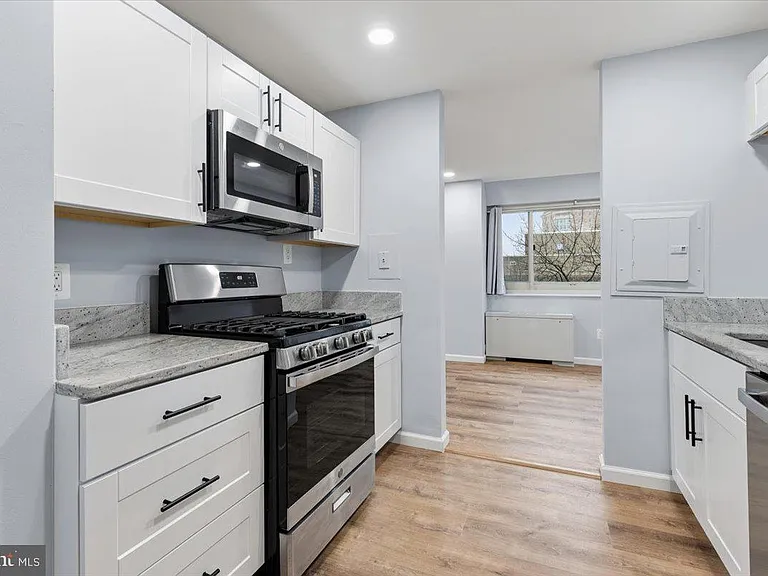 4520 King St #601 — Photo 15