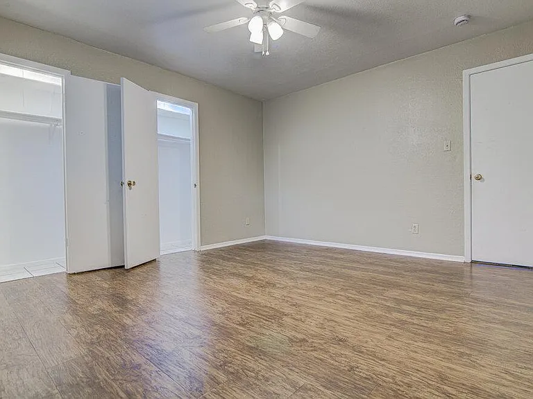 819 Sirocco Dr #A — Photo 15