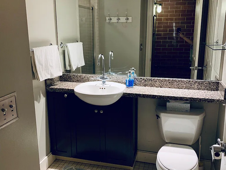 710 W Trade St #305 — Photo 24
