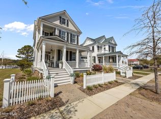 365 E Harborside Rd, Oriental, NC 28571