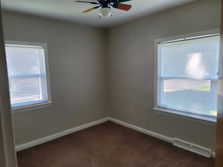 21395 Oxford Ave — Photo 36