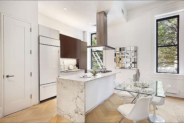 1st image of 201 E 71st St #D2