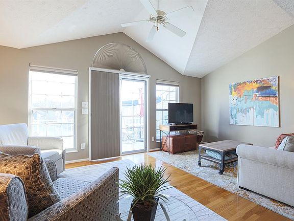 5th image of 3874 Arbor Green Dr