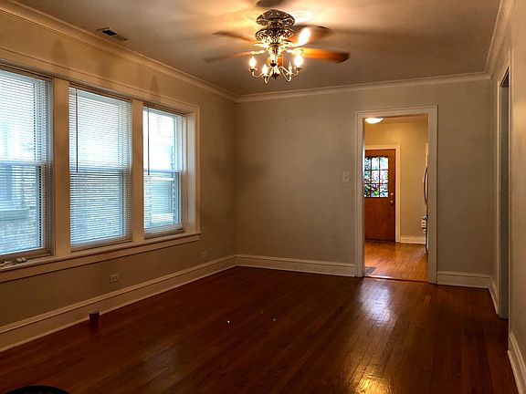 4th image of 5626 N Artesian Ave