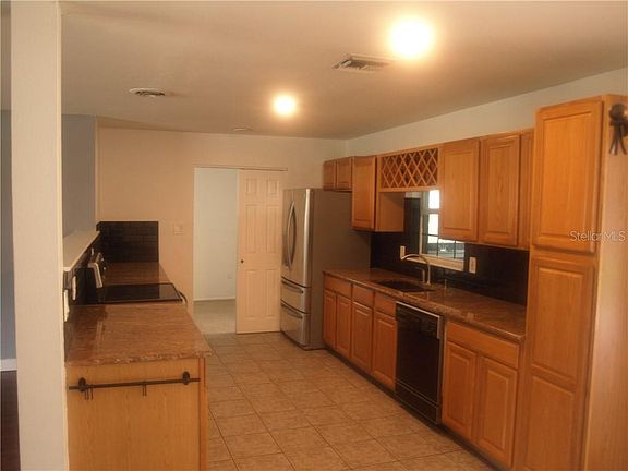 2nd image of 115 Lake Gem Dr