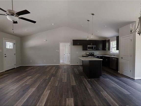 2nd image of 10 Freestyle Ln