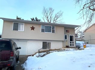 1402 O Ave NW, Cedar Rapids, IA 52405