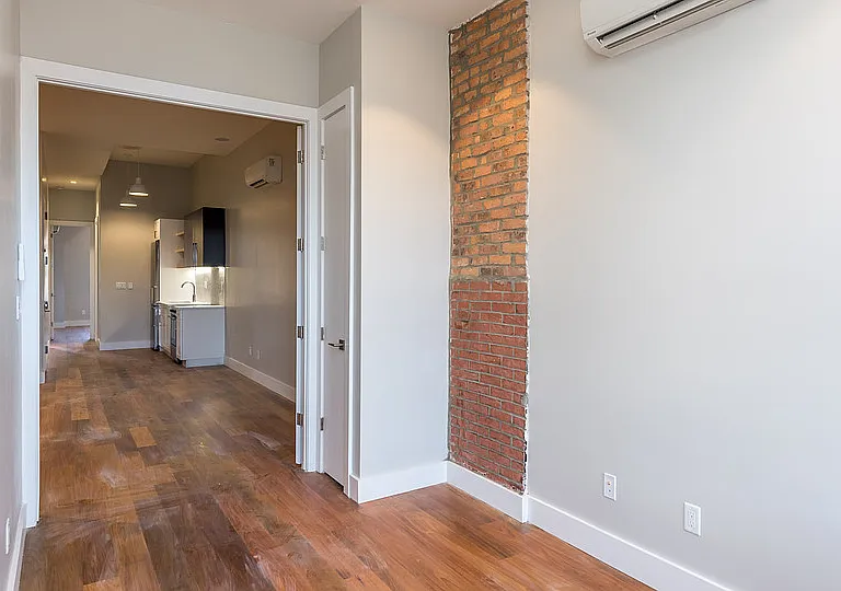 228 Kingsland Ave #3R — Photo 3
