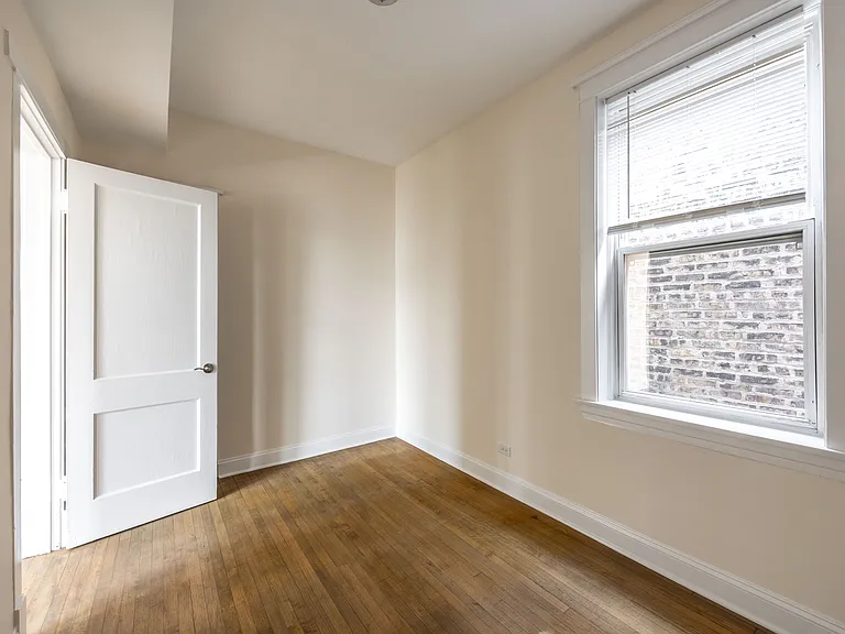 2826 N Troy St #2 — Photo 6