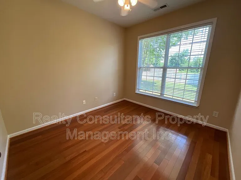 1481 Cantwell Ct — Photo 17