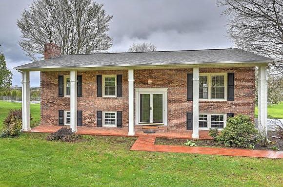 1st image of 19269 Oakwood Dr